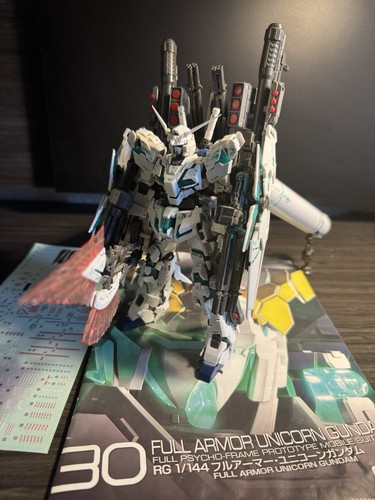 RG Real Grade 1/144 Plastic Model Kit Full Armor Unicorn Gundam RX-0 Bandai F/S
