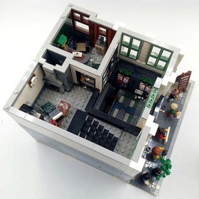 LEGO Creator 10251 Brick Bank Out of Production Set No Box No Manual