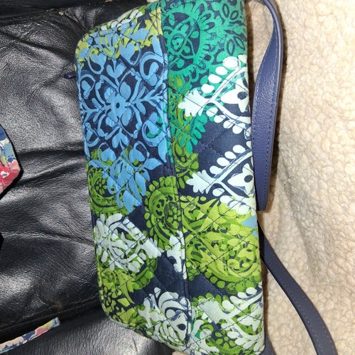 Vera Bradley BLAU GESTEPPT BLUMEN CROSS BODY HANDTASCHE UMKLAPPBAR SEHR SCHÖNER ZUSTAND 9" - Bild 8 von 9