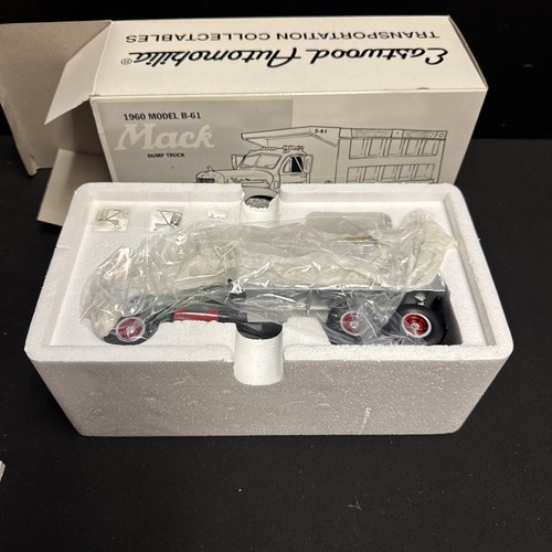 1/34 FIRST GEAR 1960 Model B-61 Mack Dump Truck Department of Roads #19-1437 - Picture 6 of 16