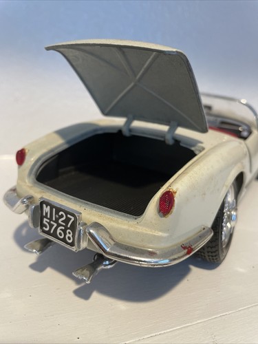 Bburago 1955 Lancia Aurelia B24 Spider White #3010 1:18 Diecast - Picture 6 of 8