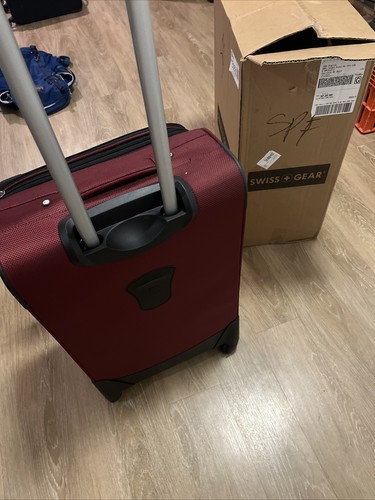 SWISSGEAR 25” Spinner - Picture 9 of 11