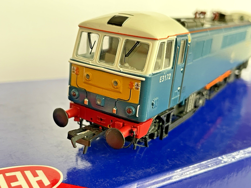NQP Heljan 86031 Class 86 ‘ ALSTOM HERITAGE ‘ 86233/E3172 Retro Electric Blue - Picture 6 of 17