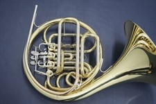 YAMAHA YHR-567 Horn with Mouthpiece  Case