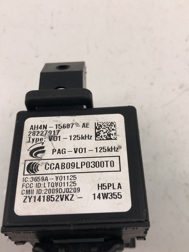 JAGUAR XE X760 Control Unit AH4N-15607-AE 2017 26277994 - Picture 4 of 4