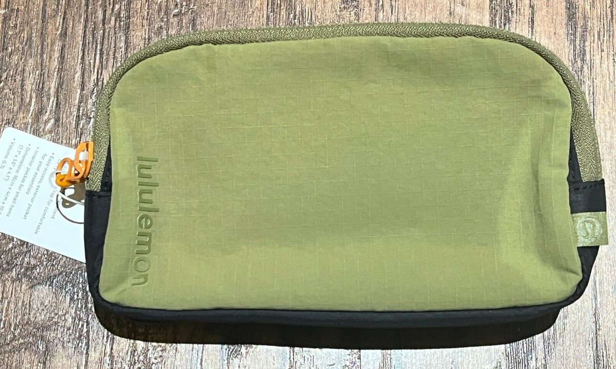 Belt bag deals green