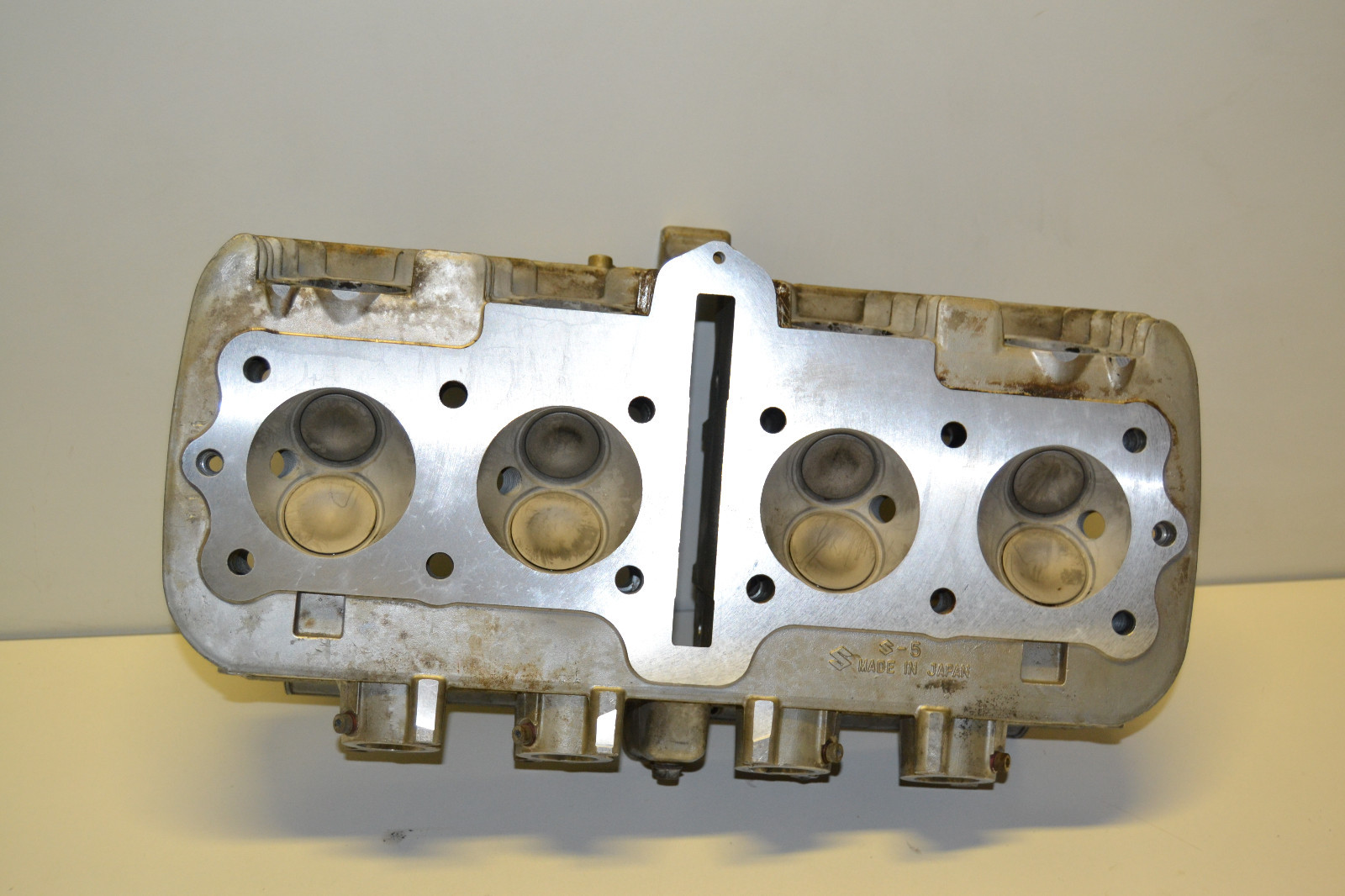 Honda CB 350/400/500/550/750 Four Zylinderkopf planen zum Festpreis !! Honda CB 350/400/500/550/750 Four Zylinderkopf planen zum Festpreis !!