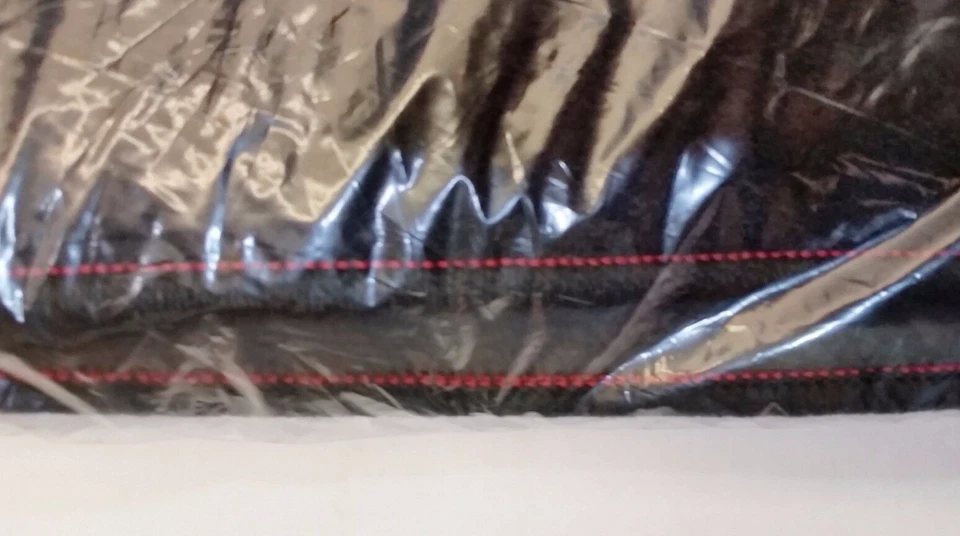 JUEGO DE ALFOMBRILLAS DE FÁBRICA LEXUS 2015-2022 RC350 TRACCIÓN TRASERA NEGRAS CON COSTURAS ROJAS Foto 2 de 2