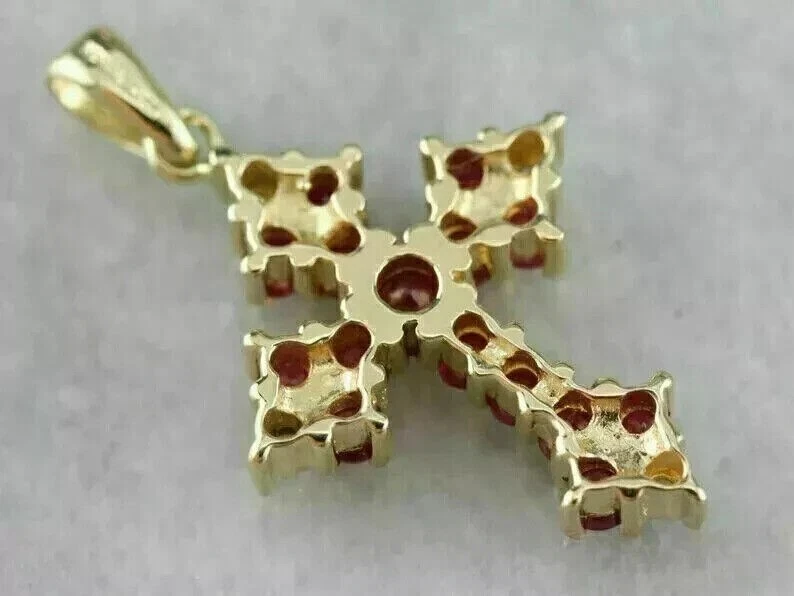 Colgante Cruz Mujer Rubí Rojo Simulado Corte Redondo 3Ct Chapado en Oro Amarillo 14k Foto 2 de 4