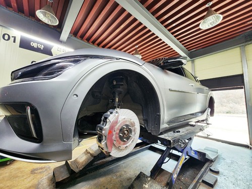 EV6 GT Performance Big Brake Kit Front 8 Pot (405mm) Rear 4 Pot (380mm) EPB - Picture 5 of 22