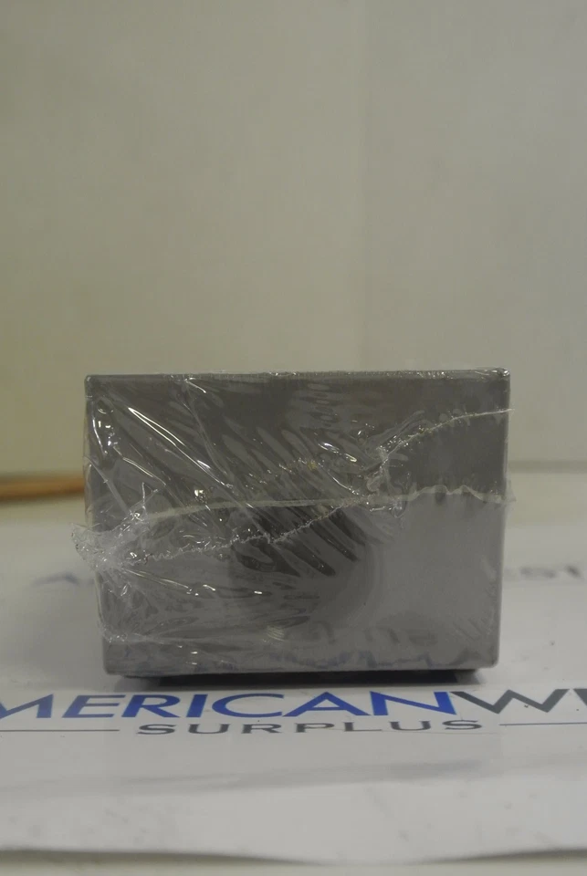 Nueva caja de salida excedente Sigma 14252 tres orificios 3/4 pulg. All Weather Foto 4 de 4