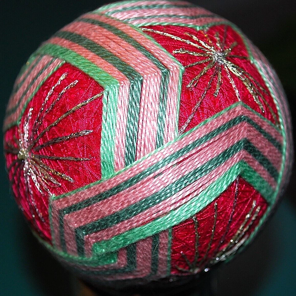 Vtg JAPANESE TEMARI THREAD HAND BALL Traditional Handmade FOLK ART Pink/Green - Image 4 of 4