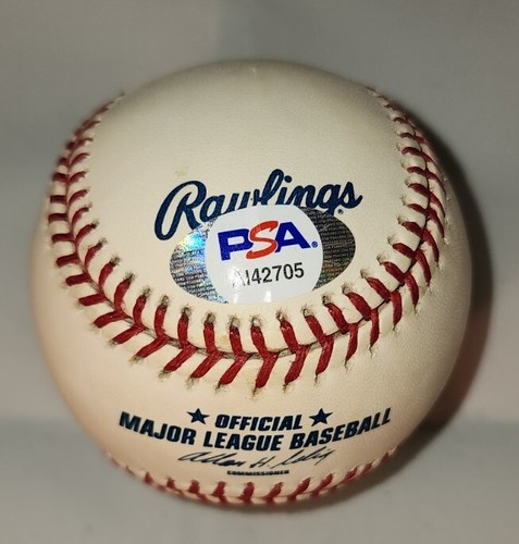 Johnny Bench Signed Baseball Autograph Auto PSA/DNA AI42705 CLEAR CASE INCLUDED - Picture 2 of 4