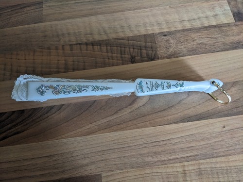 Vintage Hand Fan - Part of Hand Held Fan Collection - White Lace with Flowers - Picture 2 of 6