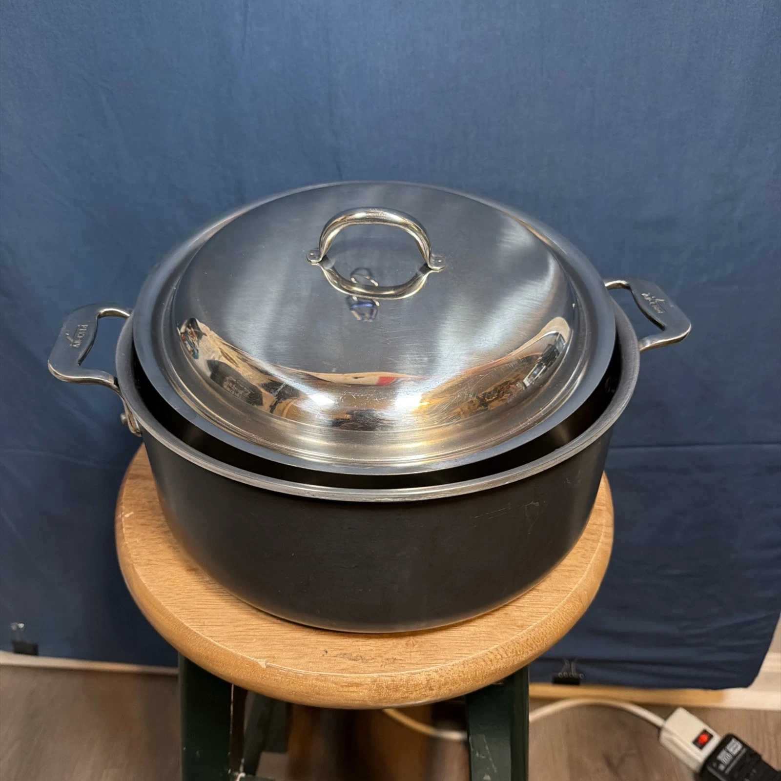 All-Clad LTD 6 Qt Dutch Oven w Lid – DISCONTINUED Professional RARE Cookware USA
Opens in a new wind