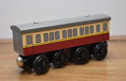 2002 Express Coach Train Tank EngineThomas & Friends Wooden Railway - Picture 6 of 7