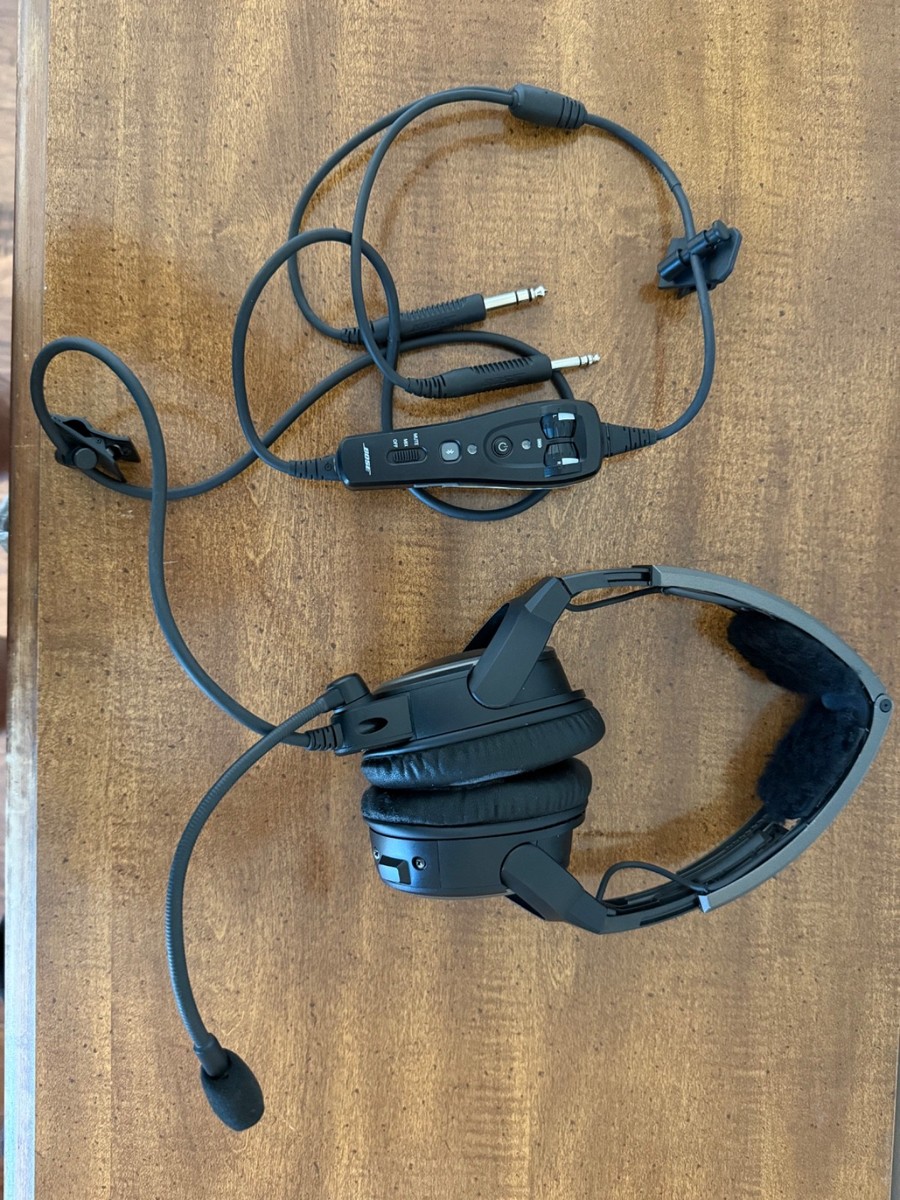 【かず】BOSE Aviation Headset A20 Amazon.com: Bose A20 Aviation Headset with Standard Dual
