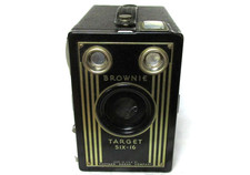 Vintage 1940s Kodak Brownie Target Six 16 Box Camera