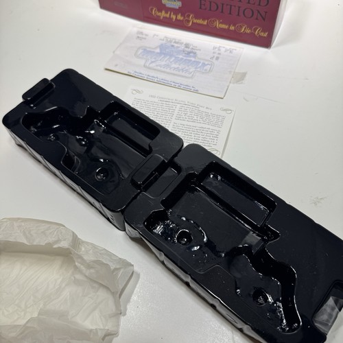 Matchbox Models of Yesteryear YYM36793 Scania-Vabis Post Bus North Pole NIB COA - Picture 12 of 14