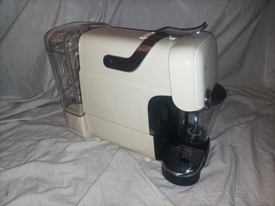 AEG Lavazza A Modo Mio Fantasia LM7000-U Pod Kaffeemaschine + Milchaufschäumer Sahne - Bild 4 von 4