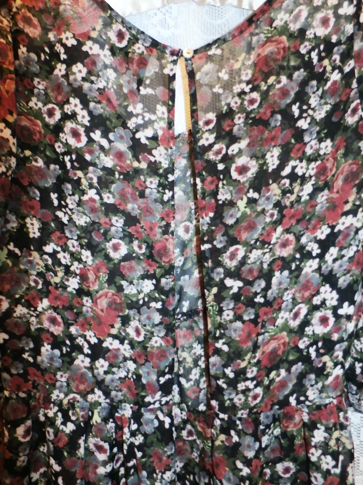 Top Campesino Boho Estampado Semi Transparente Bebé Muñeca Espalda Abierta Inclinación Completa L Foto 3 de 3