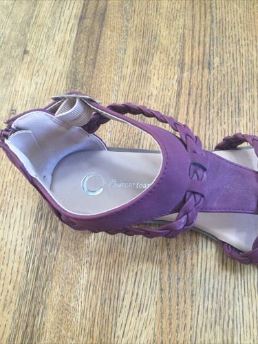 Neu ohne Etikett Tru Comfort Foam Damen geflochtene Sandale Schuhe. Größe 7 1/2 flache Schnalle - Bild 3 von 6