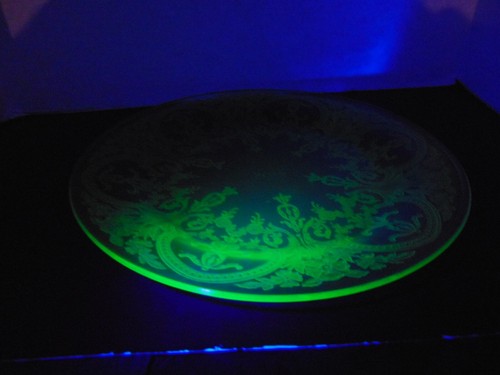 Vintage Indiana Green Depression Horseshoe Round Chop Plate 11-3/8" - Picture 4 of 9