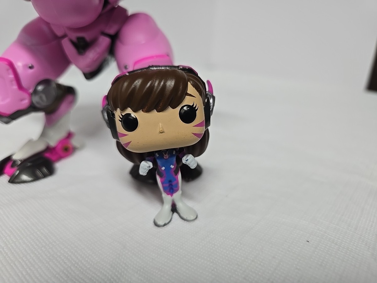Funko Pop #177 D.Va with MEKA Pink Overwatch 6