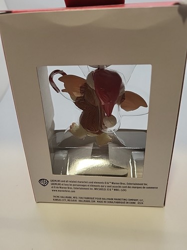 Hallmark 2024 Gremlins Gizmo En Sombrero de Santa Caja Roja Adorno Nuevo En Caja - Imagen 3 de 3
