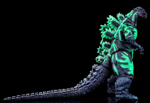 NECA Godzilla Glows in The Dark Action Figure Toy Reactor Glow Godzilla Model UK - Picture 6 of 20
