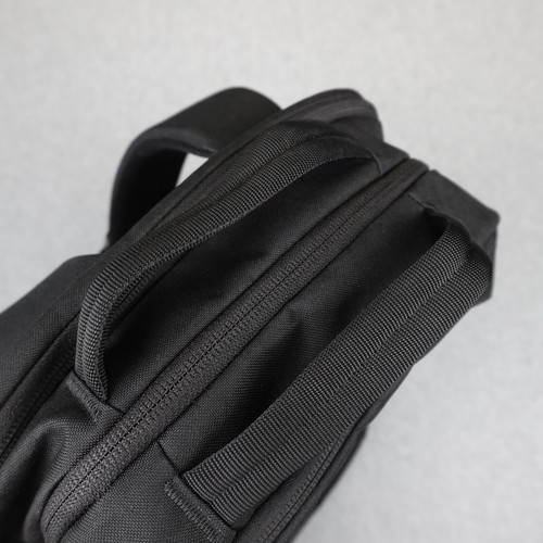 Lululemon Double Zip Backpack Black 22L Nylon Active Everyday Laptop Compartment - Imagen 6 de 18