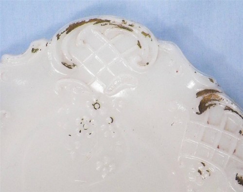 Victorian Milk Glass Bureau Tray Fans Flowers Lattice Scrolls Gold Paint Antique - Picture 4 of 7