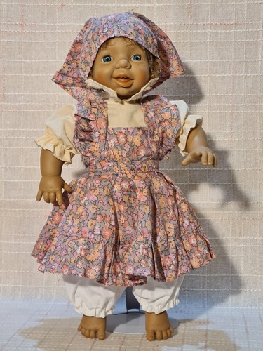 Puppe Falca Sitzpuppe Schlenkerpuppe Sammlerpuppe Doll Puppe - Bild 1 von 6