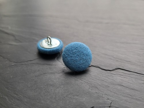 Blue 100% wool felt, covered buttons 14, 19, 23, 25 or 31mm in 80+ Colours - Picture 8 of 17