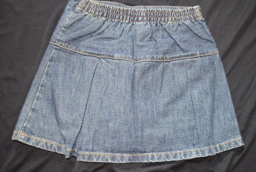 Gymboree PRIMROSE Denim Pleated Skirt Skort w/ Floral Embroidery NWT 5 - Picture 2 of 2