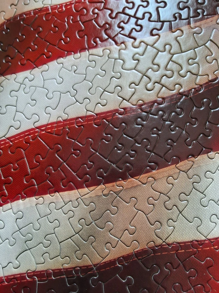 Master Pieces United We Stand American Flag Jigsaw Puzzle 550 Pieces Used  - Image 4 of 4