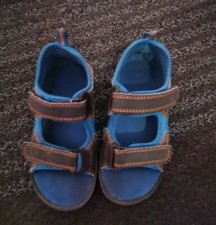 Boys sandals size 11, good condition