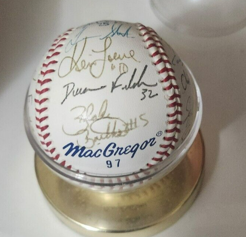 Winchester Royals Memorabilia (vedi descrizione) - Foto 10 di 16