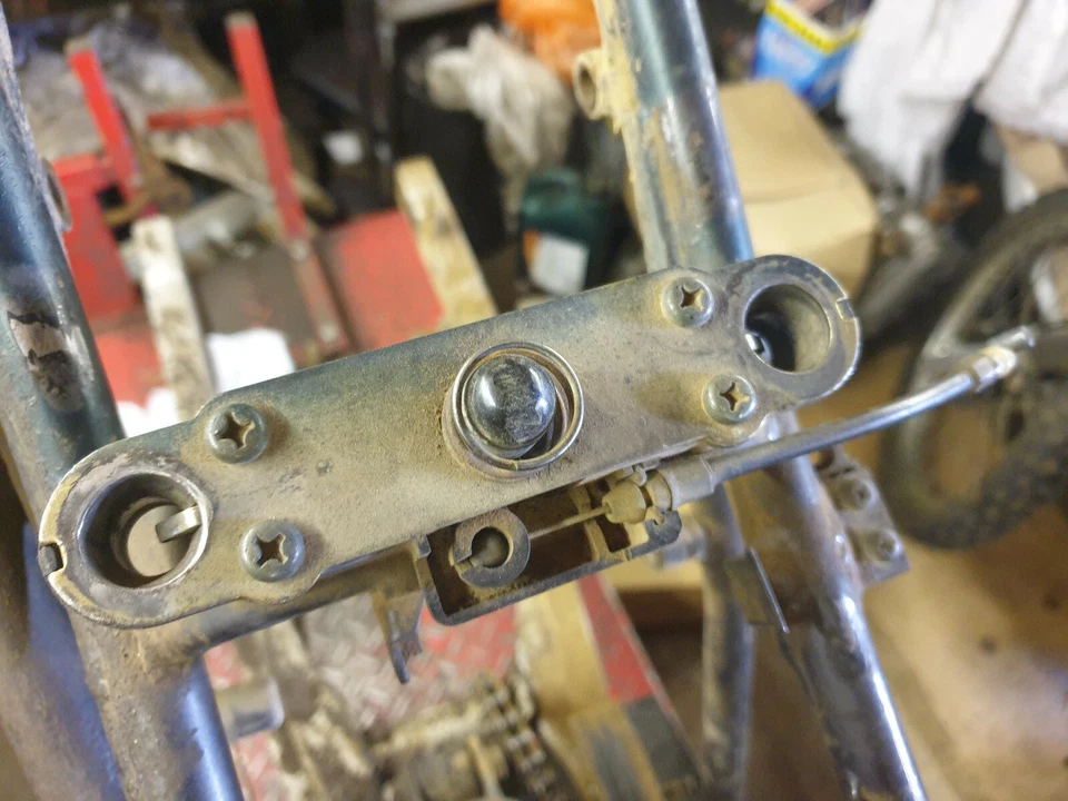 TS50X genuino bloqueo y cable de asiento 1984 a 2003 clásico TS50X Foto 4 de 4