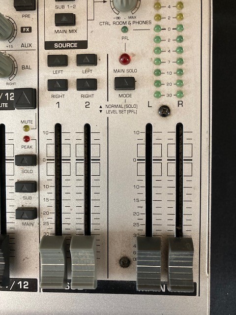 ジャンク品 BHERINGER EURORACK UB1622FX-PRO Beheringer Eurorack UB1622FX-Pro: Review - YouTube