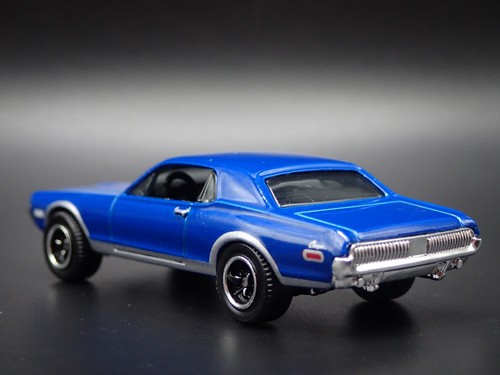 1968 68 Merc Mercury Cougar 1/64 Scala da Collezione Diorama Pressofuso Modello - Foto 6 di 8