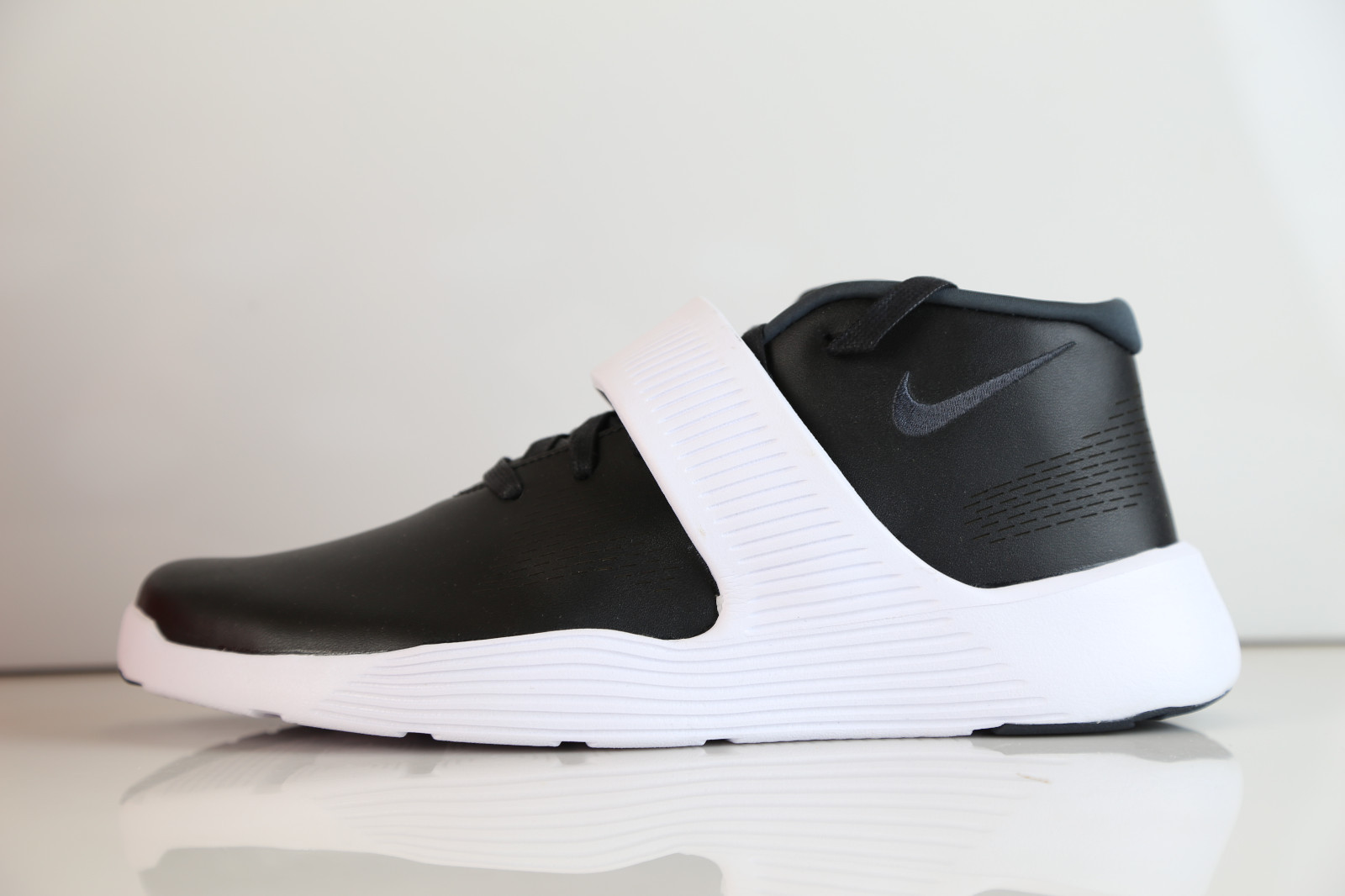 Nike Trainer Ultra XT Black White 819671-001 8-12 1 air free Nike Trainer Ultra XT Black White 819671-001 8-12 1 air free
