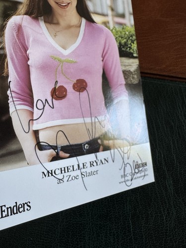 (LT110) MICHELLE RYAN ORIGINAL SIGNED AUTOGRAPH TV ACTRESS EASTENDERS ZOE SLATER - Picture 3 of 3