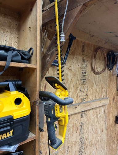 Lot of Dewalt 20v XR power tools - Picture 10 of 13