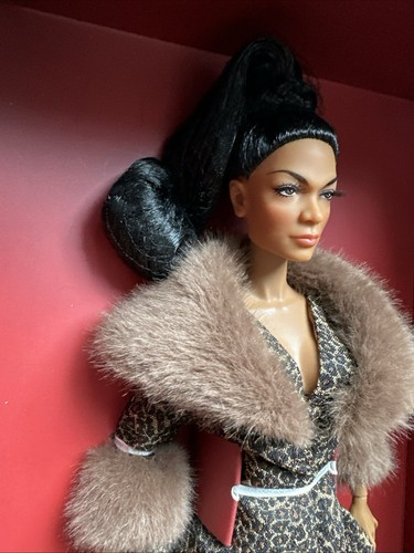 Integrity Fashion Royalty EARTHA KITT 12” Celebrity Tribute DOLL NRFB #29/1300 - Picture 4 of 22