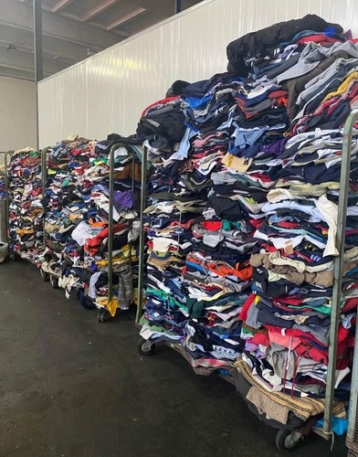 BOX STOCK LOTTO 3 KG ABBIGLIAMENTO USATO FIRMATO UOMO / DONNA VINTAGE - Foto 9 di 10