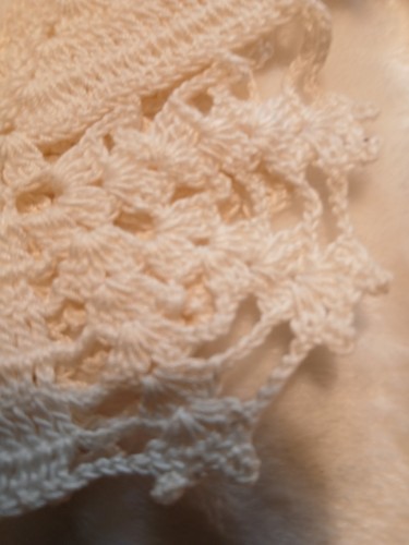 Vintage Handmade Crocheted Dainty Victorian Lace Collar Faux Pearl Button RARE - Picture 9 of 13