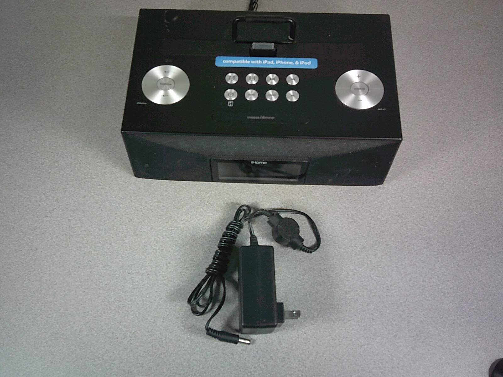 Black iHome #iD84 Dual Charging Alarm Clock Radio w/ Adapter!