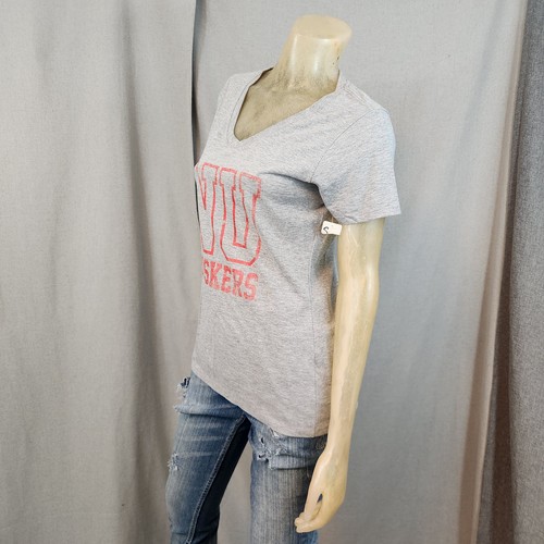 Nebraska University Cornhuskers NU Gris Cuello en V Corto Slv Camisa Top PEQUEÑA NUEVA - Imagen 5 de 6