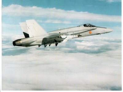 1995 McDonnell Douglas Spanish F/A-18A Hornet EF-18A 8.5x11 Original Fact Sheet